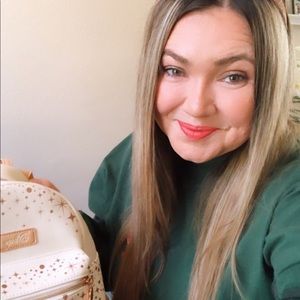 Meet your Posher, Felicia